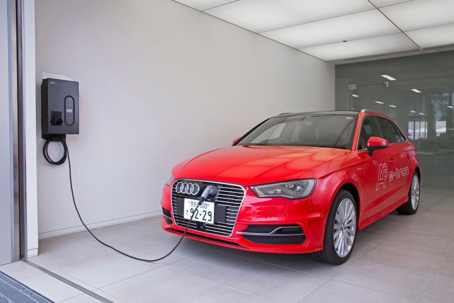  Audi A3 Sportback e-tron (8V) 2015 года  (JP) (фото 2 из 5)